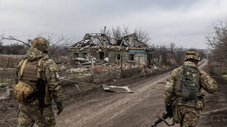 Ukraine kann russisches Territorium angreifen – neuestes NATO-Mitglied – RT World News
