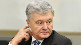 ‘Back off’ from top general – ex-Ukrainian president to Zelensky