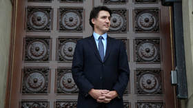 ‘Teóricos da conspiração’ ameaçam a grande mídia, diz primeiro-ministro canadense
