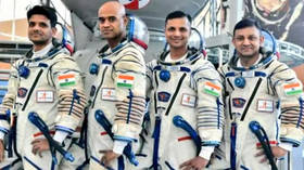 インドのモディ首相、ロシアで訓練を受けた宇宙飛行士に「翼」を与える