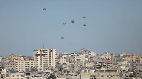 File photo: Humanitarian supplies dropped from the air by Jordanian, US, Egyptian and French army planes in Gaza City, March 05, 2024.