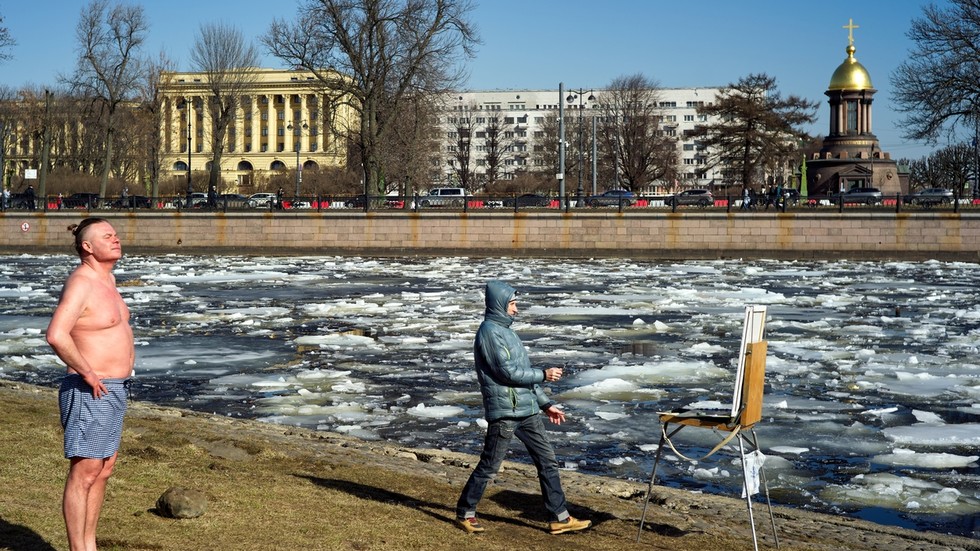 St. Petersburg sets temperature record 