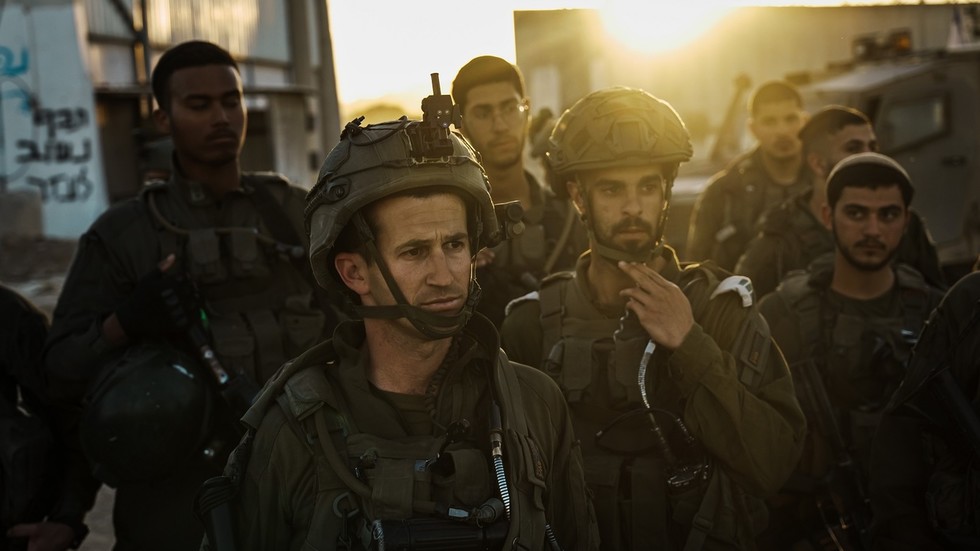 Israel mobilizes more reservists