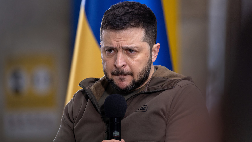 Zelensky calls for more young Ukrainians to fight