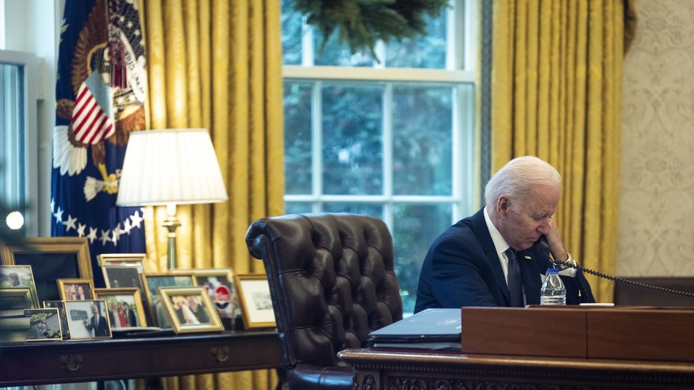 Biden reassures Zelensky on US aid