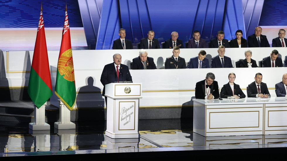 Lukashenko menciona las condiciones para dejar el poder