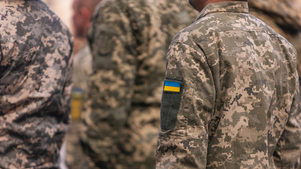 «Никто» не хочет вступать в украинскую армию – солдат