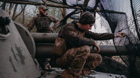 FILE PHOTO: Ukrainian soldiers in firing positions.