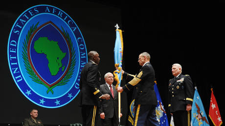 FILE PHOTO: Outgoing Africa Command commander US General William Ward (2nd L) and his successor US General Carter Ham (R) take part in the AFRICOM change of command ceremony in Sindelfingen near Stuttgart, Germany.