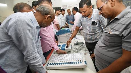 Polling officers during a training on Electronic Voting Machine (EVMs) and Voter Verified Paper Audit Trail (VVPAT) ahead of Lok Sabha election on April 18, 2024 in Patna, India.