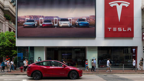 Tesla-Aktie steigt aufgrund von China-Deal-Gerüchten – RT Business News