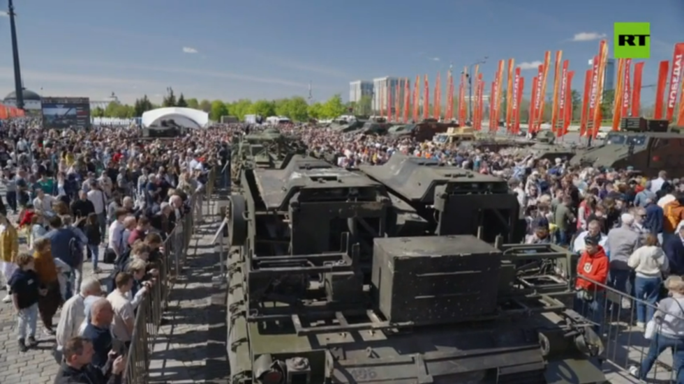 Drone captures scale of Western-supplied armor display in Moscow (VIDEO)
