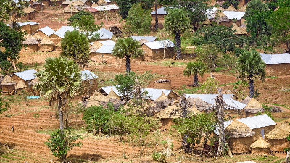 Gunmen kill dozens in Nigerian village