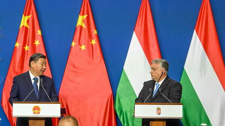 Chinese President Xi Jinping (L) and Hungarian Prime Minister Viktor Orban (R) in Budapest, Hungary on May 9, 2024.