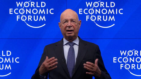 Davos boss quits – media
