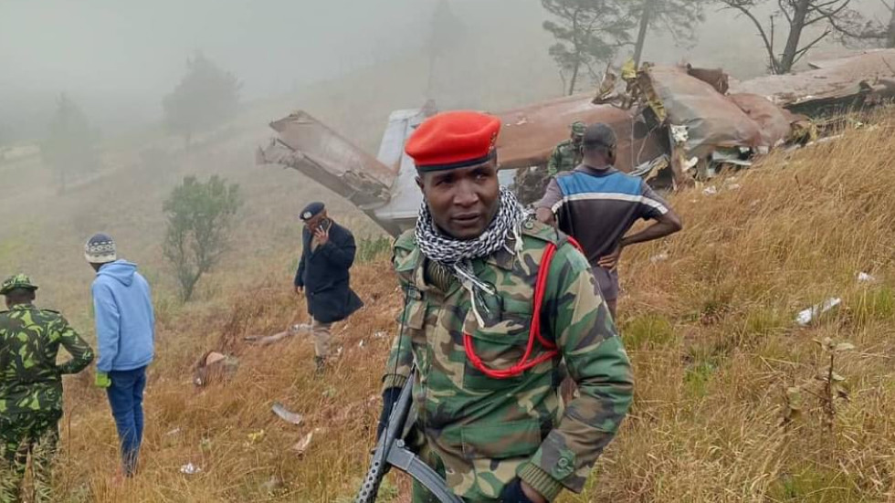 Рейс 513 сантьяго эйрлайнс разоблачение. Missing plane. Опоздал на самолет. Рейс oceanic 815. Missing plane.