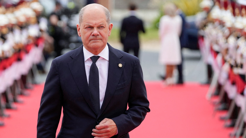 Putin’s peace offer ‘not serious’ – Scholz — RT World News