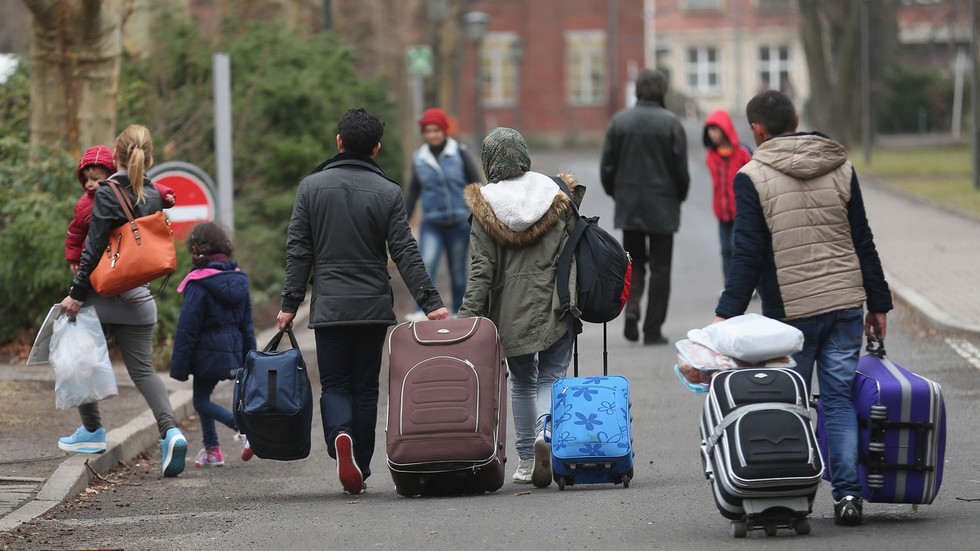 Germany mulls sending migrants to third countries — RT World News