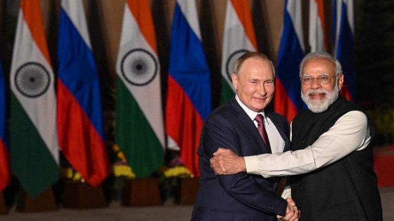 Putin congratulates Modi on winning the election.