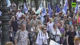 Hundreds protest Ukraine aid in Berlin (VIDEO)