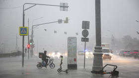 Deadly storm batters Moscow (VIDEOS)