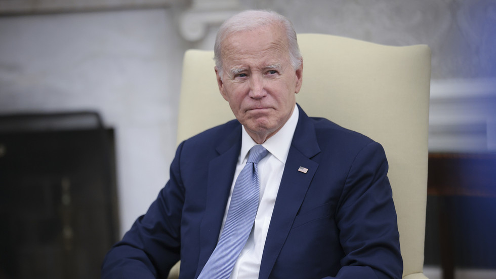 Nobel Prize winner urges Biden to drop out   — RT World News