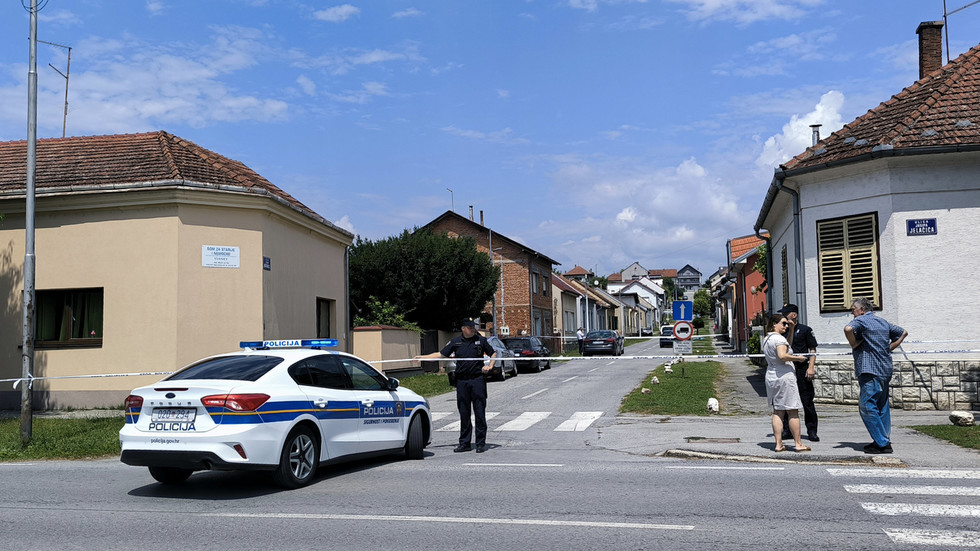 War veteran kills six people at care home