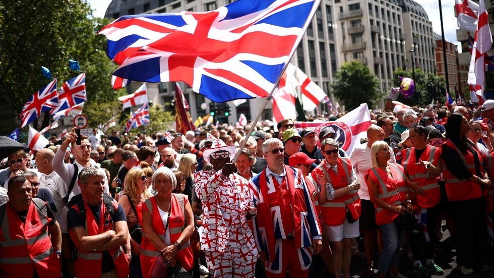 ‘Patriots’ hold huge rally in central London (VIDEOS) — RT World News