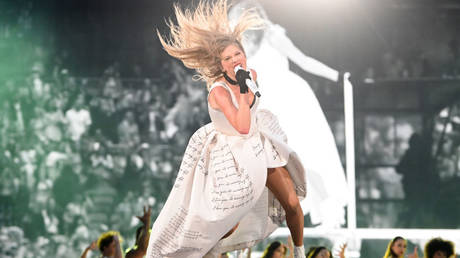 Taylor Swift performs on stage during 'Taylor Swift | The Eras Tour' at Aviva Stadium on June 28, 2024 in Dublin, Ireland.