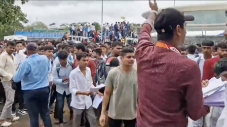 Job interview descends into chaos after 25,000 turn up (VIDEO)