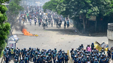 Anti-quota protesters clash with the police in Dhaka on July 18, 2024.