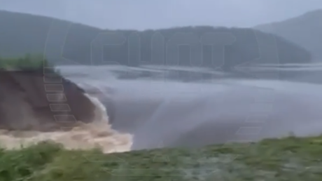 WATCH dam collapse in Russia’s southern Urals