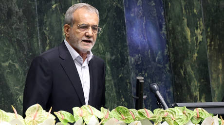 Iran’s new president sworn in
