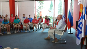 Students from overseas honored at famous summer camp in Crimea