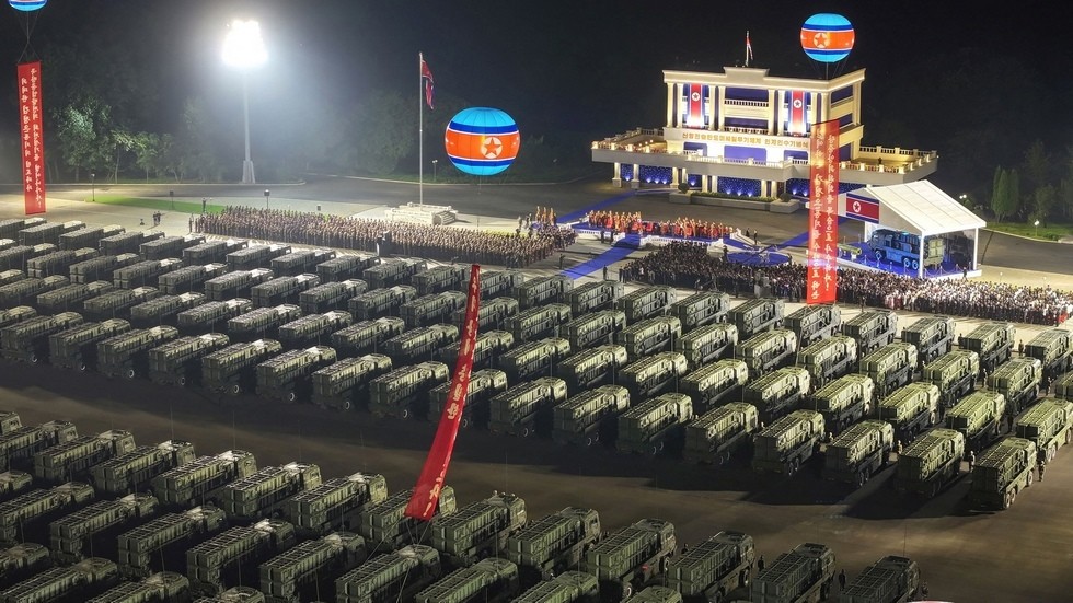 North Korea showcases new missile force (PHOTOS) — RT World News