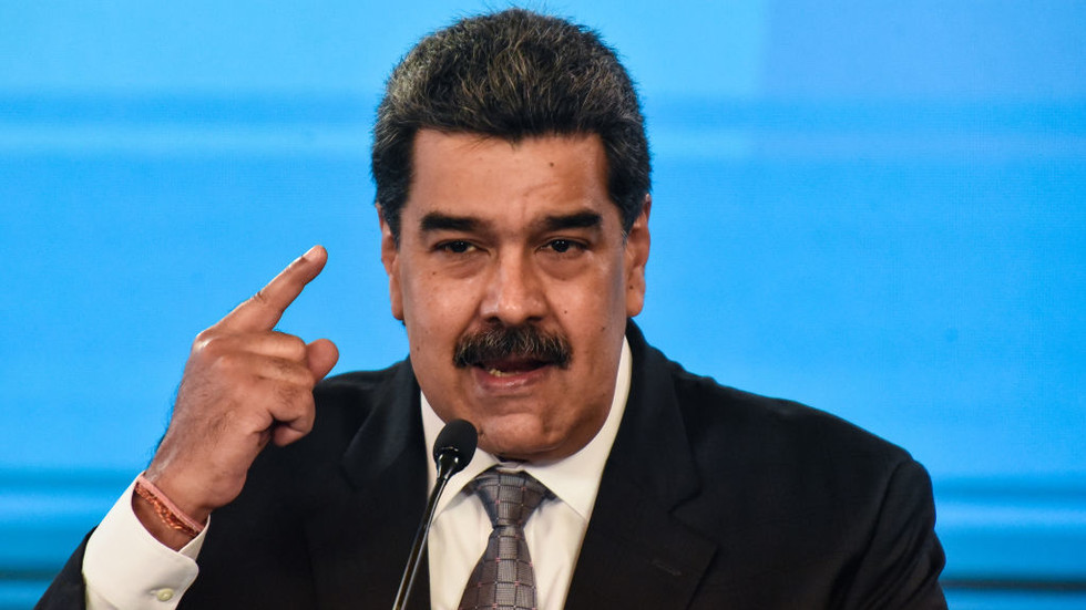 Maduro tells WhatsApp to ‘go to hell’ — RT World News