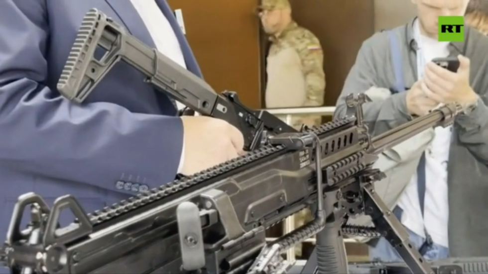 Kalashnikov unveils new machine gun and grenade launcher (VIDEO) — RT  Russia & Former Soviet Union