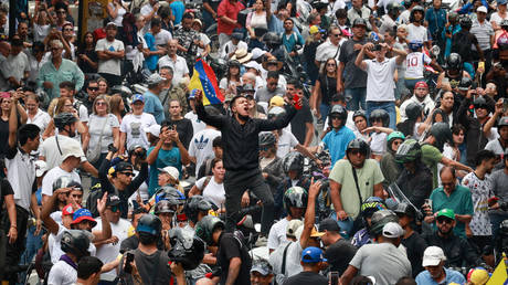 A supporter at a protest in Caracas against the result of the Venezuelan presidential election. July 30, 2024.