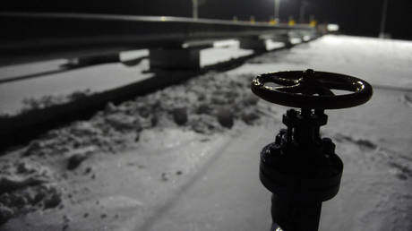 File photo: A valve is seen in front of a pipeline at the Russian gas compressor station in Sudzha near the Russian-Ukrainian border on January 11, 2009.