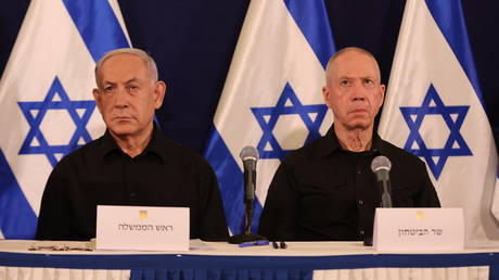 Israeli Prime Minister Benjamin Netanyahu (L) and Defence Minister Yoav Gallant.