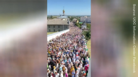 Hundreds of Christian pilgrims defy procession ban (VIDEO)