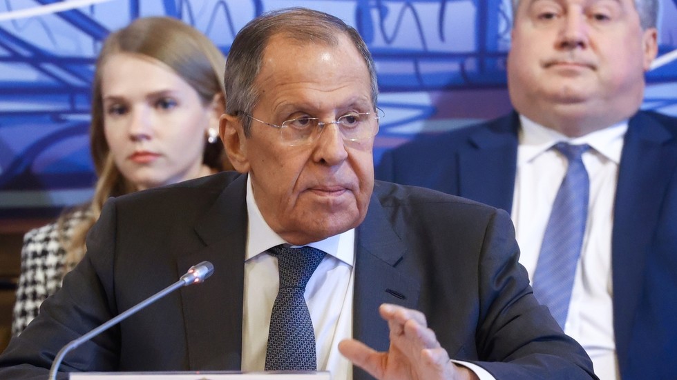 Lavrov ridicules ‘divers on little boat’ theory about Nord Stream sabotage