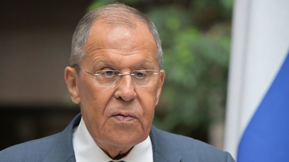 Falar de botão vermelho nuclear é ‘inadequado’ – Lavrov