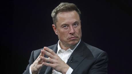 Musk warns of targeting Brazilian government assets