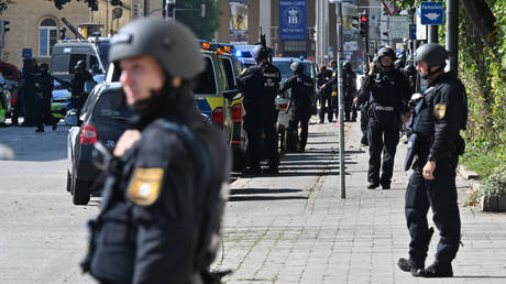 Police officers during a major operation in Munich city center near the Israeli Consulate General on September 5, 2024, Bavaria, Munich.