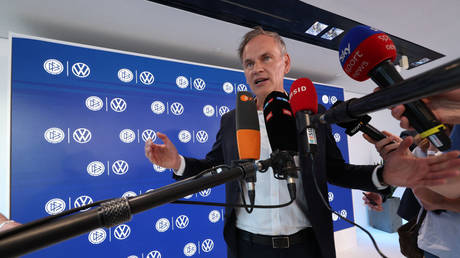 Volkswagen ‘can’t continue’ in the same manner, says CEO