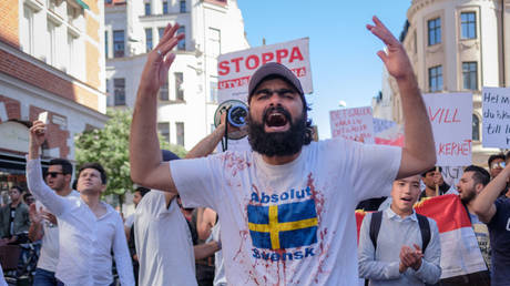 Sweden Offers Payments to Encourage Immigrants to Depart