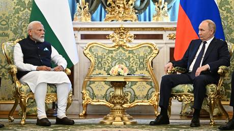 FILE PHOTO: Indian Prime Minister Narendra Modi  and Russian President Vladimir Putin.