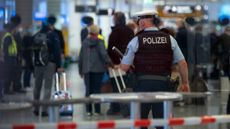 Germany to Scrutinize Visa Applicants' Social Media Usage