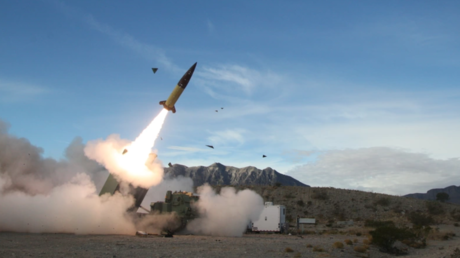 FILE PHOTO: US soldiers conduct reliability tests of early versions of the Army Tactical Missile System in New Mexico, December 14, 2021